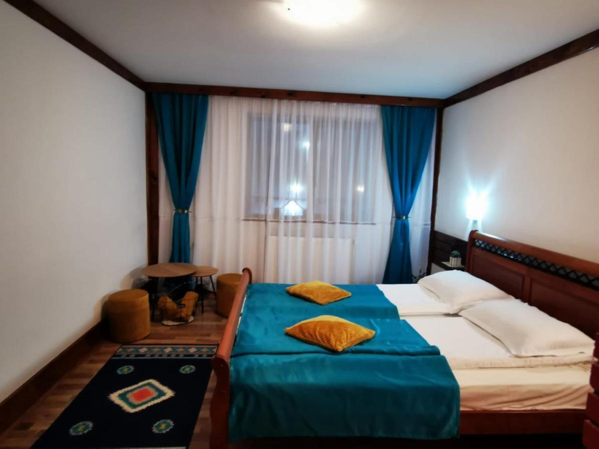 Vila Romanitza Darmanesti  Exteriör bild