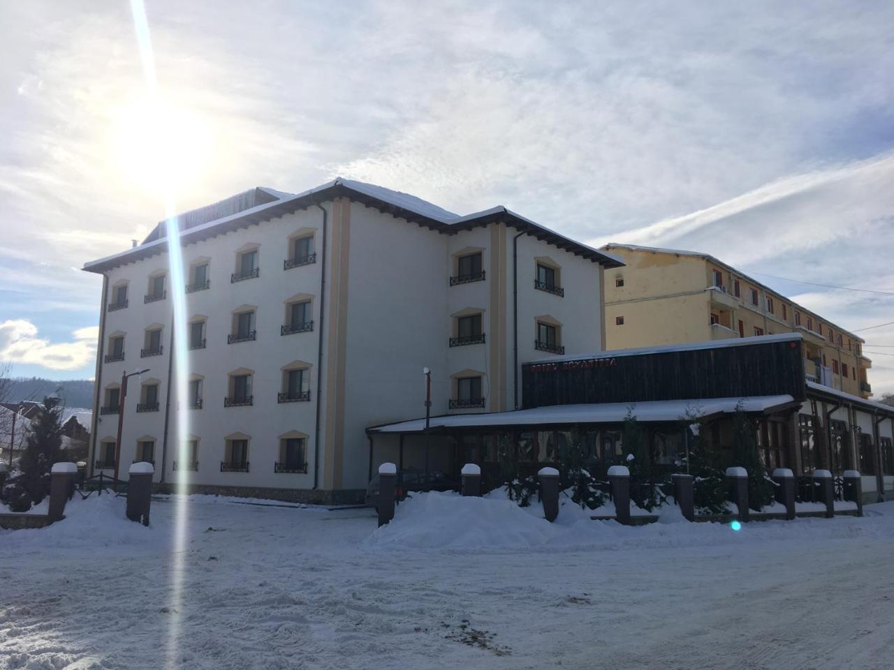 Vila Romanitza Darmanesti  Exteriör bild